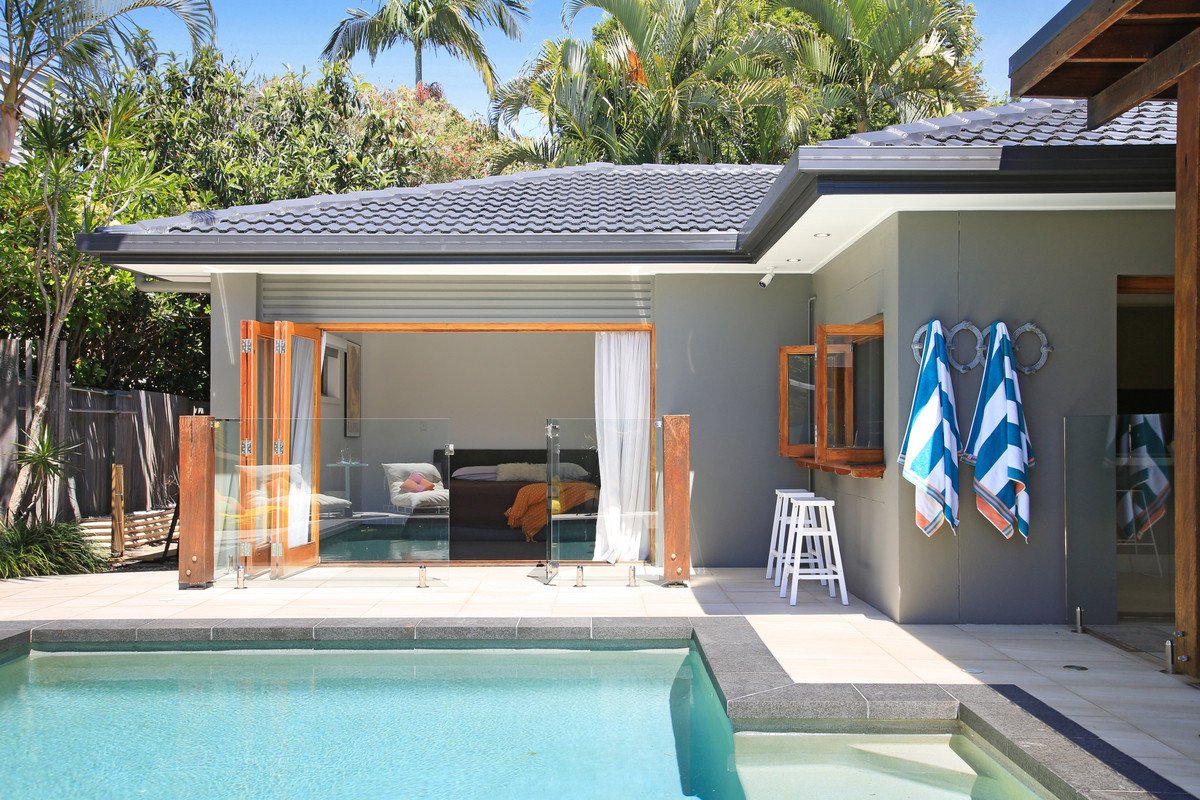 16 Joan Street Burleigh Waters 19