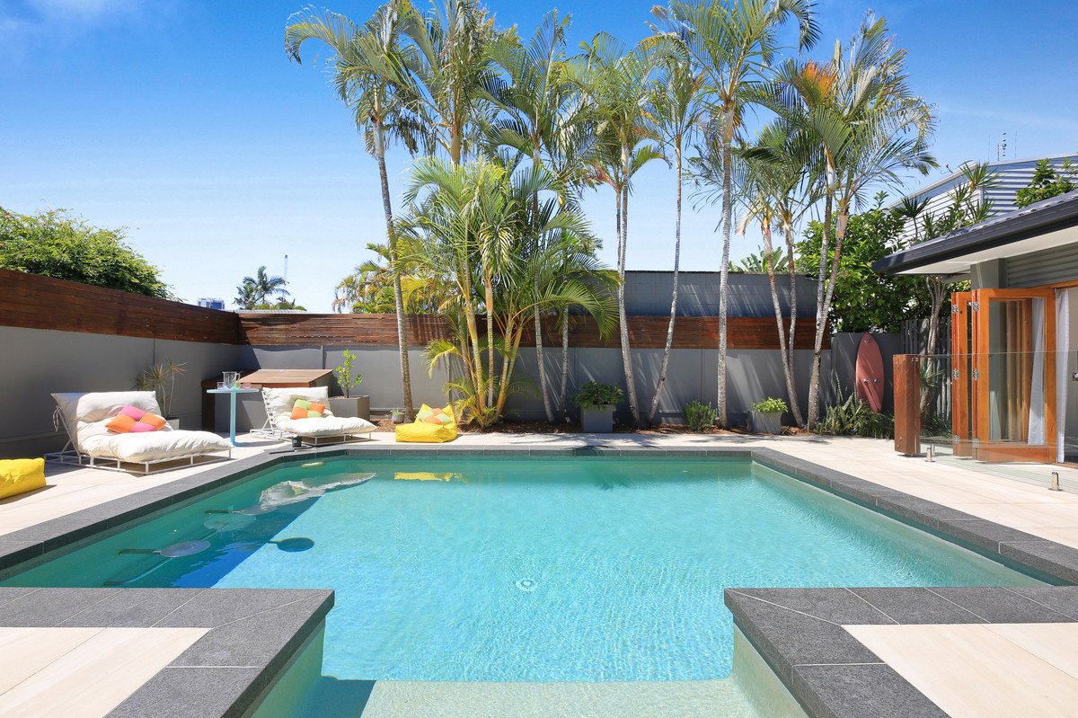 16 Joan Street Burleigh Waters 20