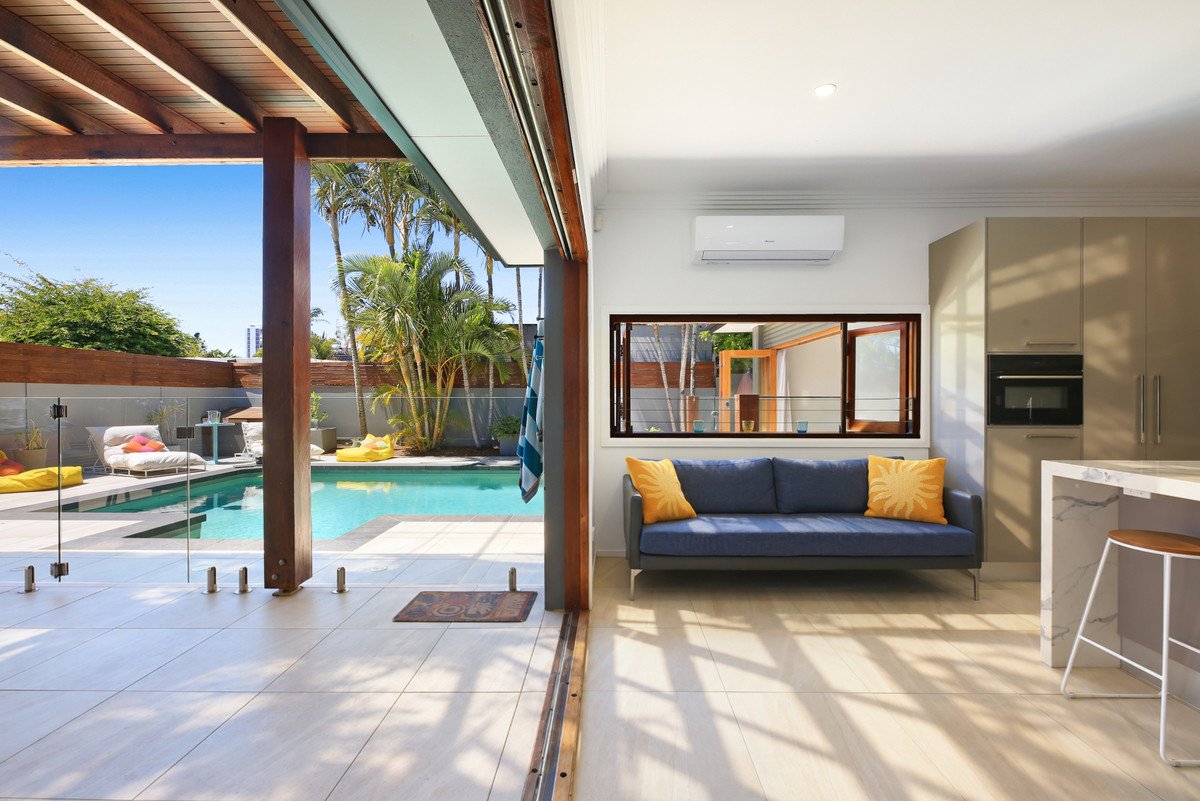 16 Joan Street Burleigh Waters 21