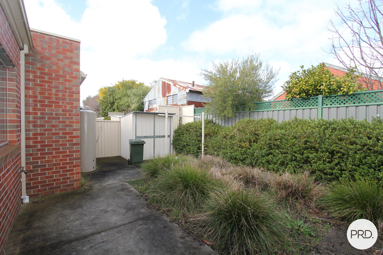 16 Jordy Place BROWN HILL 11