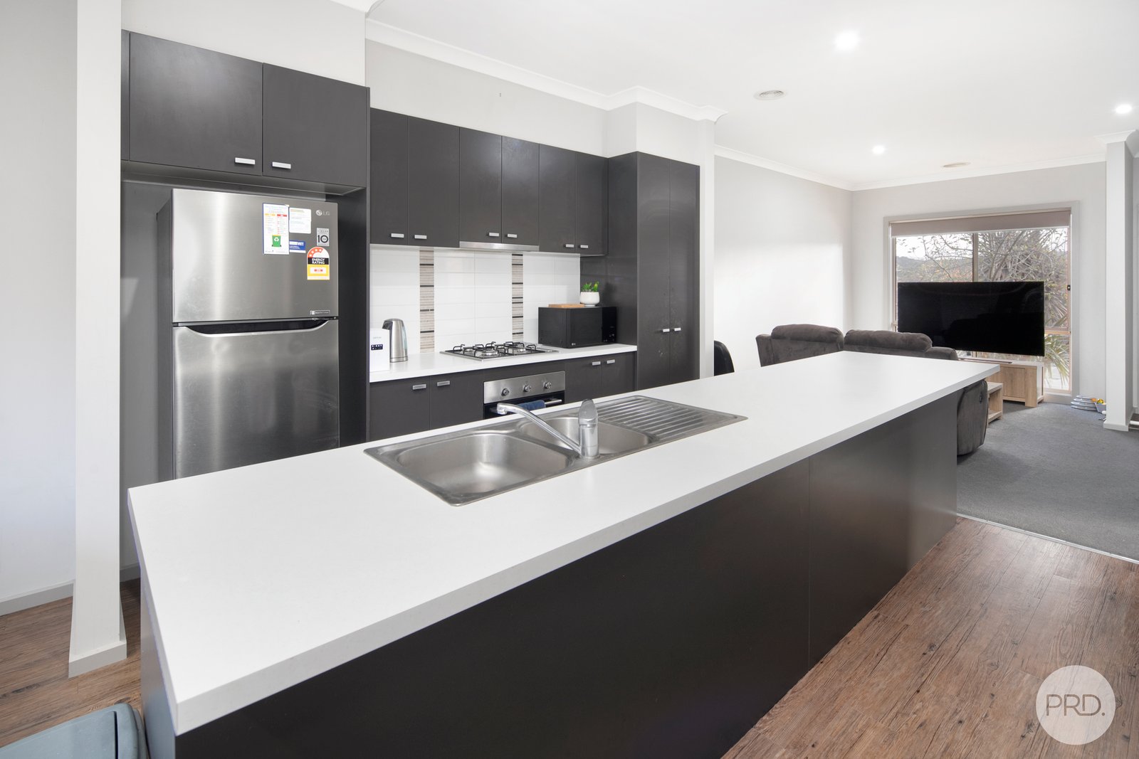 16 Jordy Place BROWN HILL 2