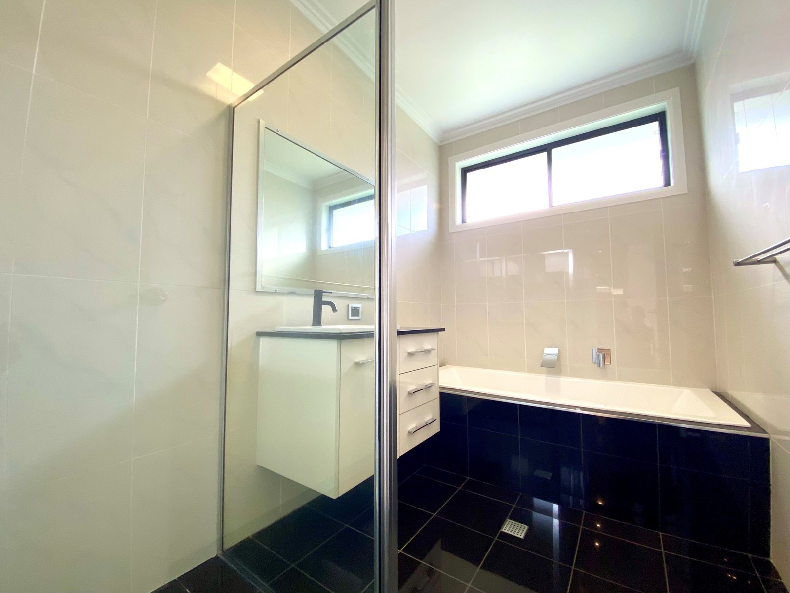 16 Kalinda Place TAMWORTH 17