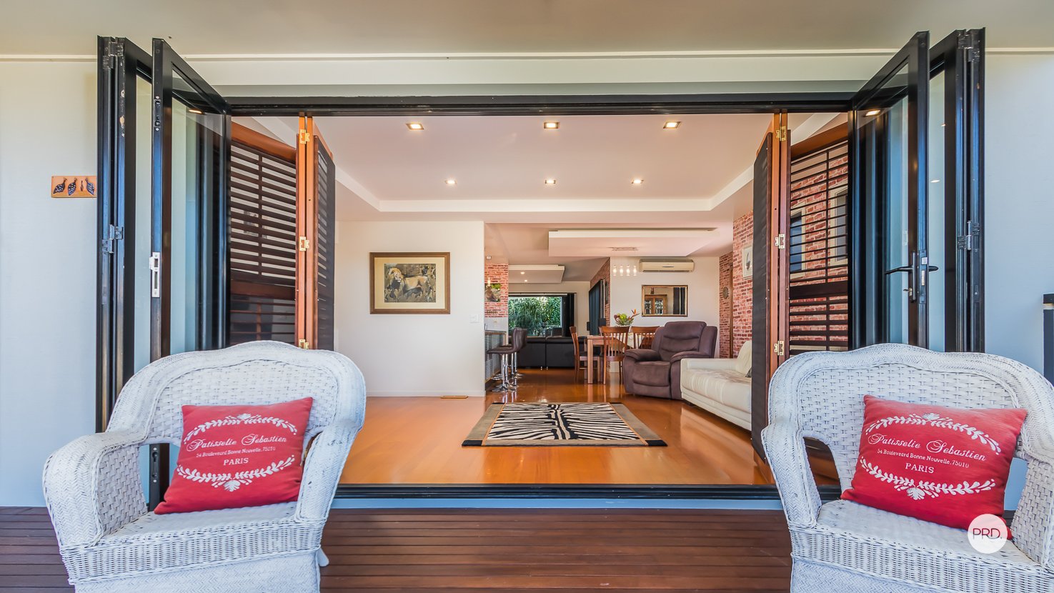 16 KEIRNAN Street REDLAND BAY 2