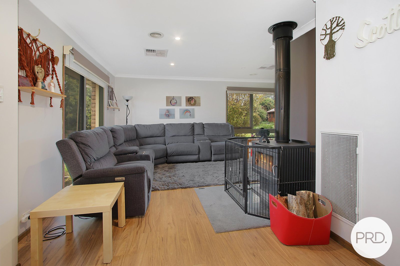 16 Kensington Court THURGOONA 7