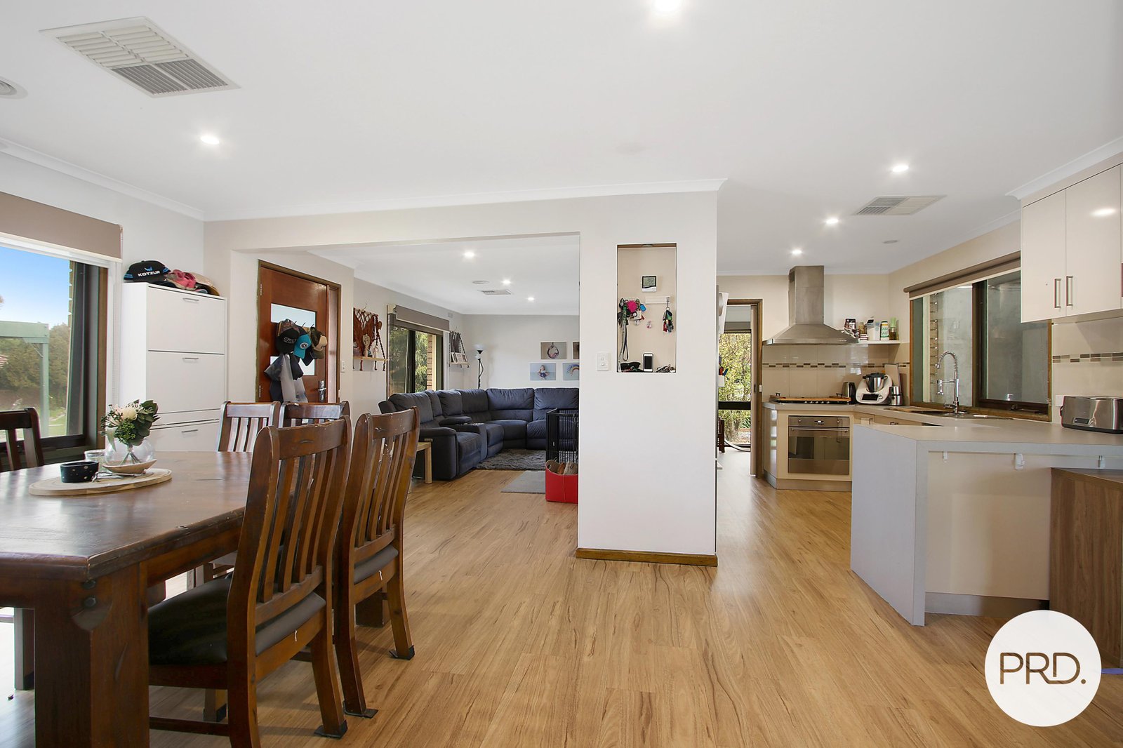 16 Kensington Court THURGOONA 5