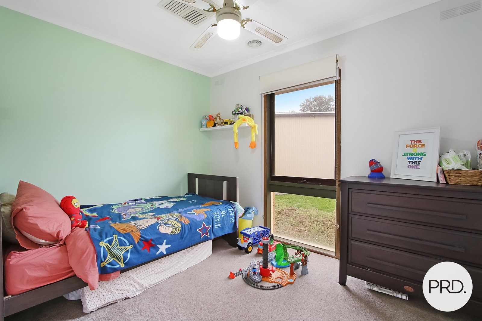 16 Kensington Court THURGOONA 11