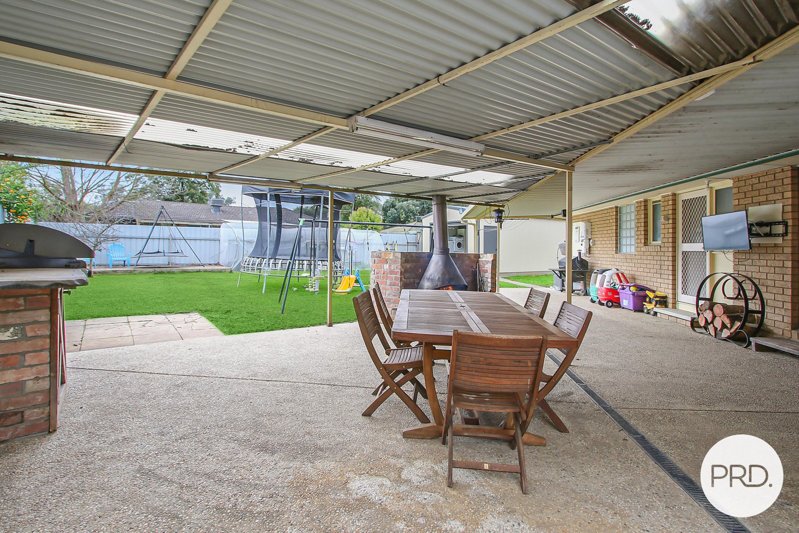 16 Kensington Court THURGOONA 15