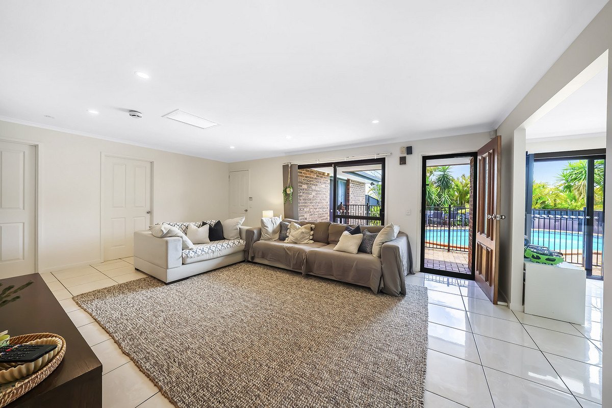 16 Kerria Crescent ASHMORE 5