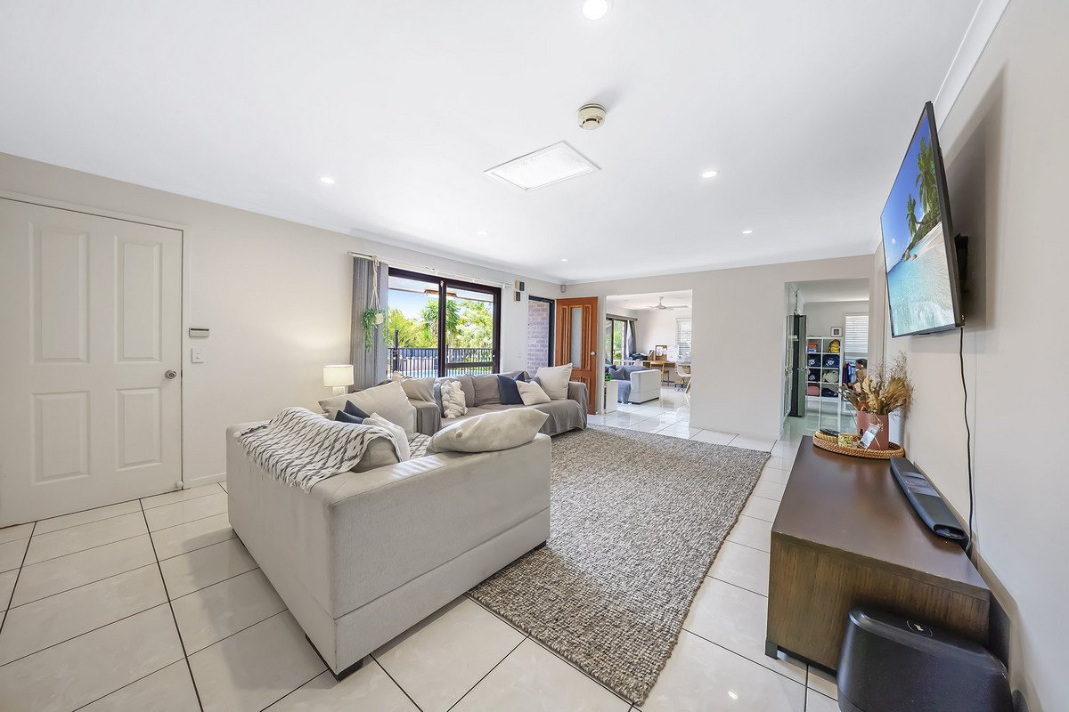 16 Kerria Crescent ASHMORE 6