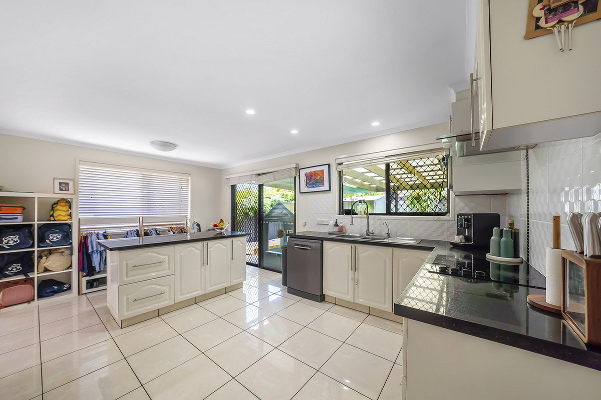 16 Kerria Crescent ASHMORE 10