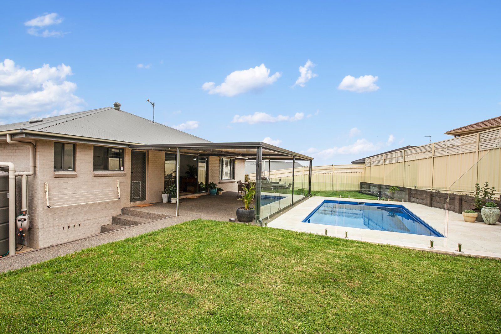 16 Klara Court RUTHERFORD 19