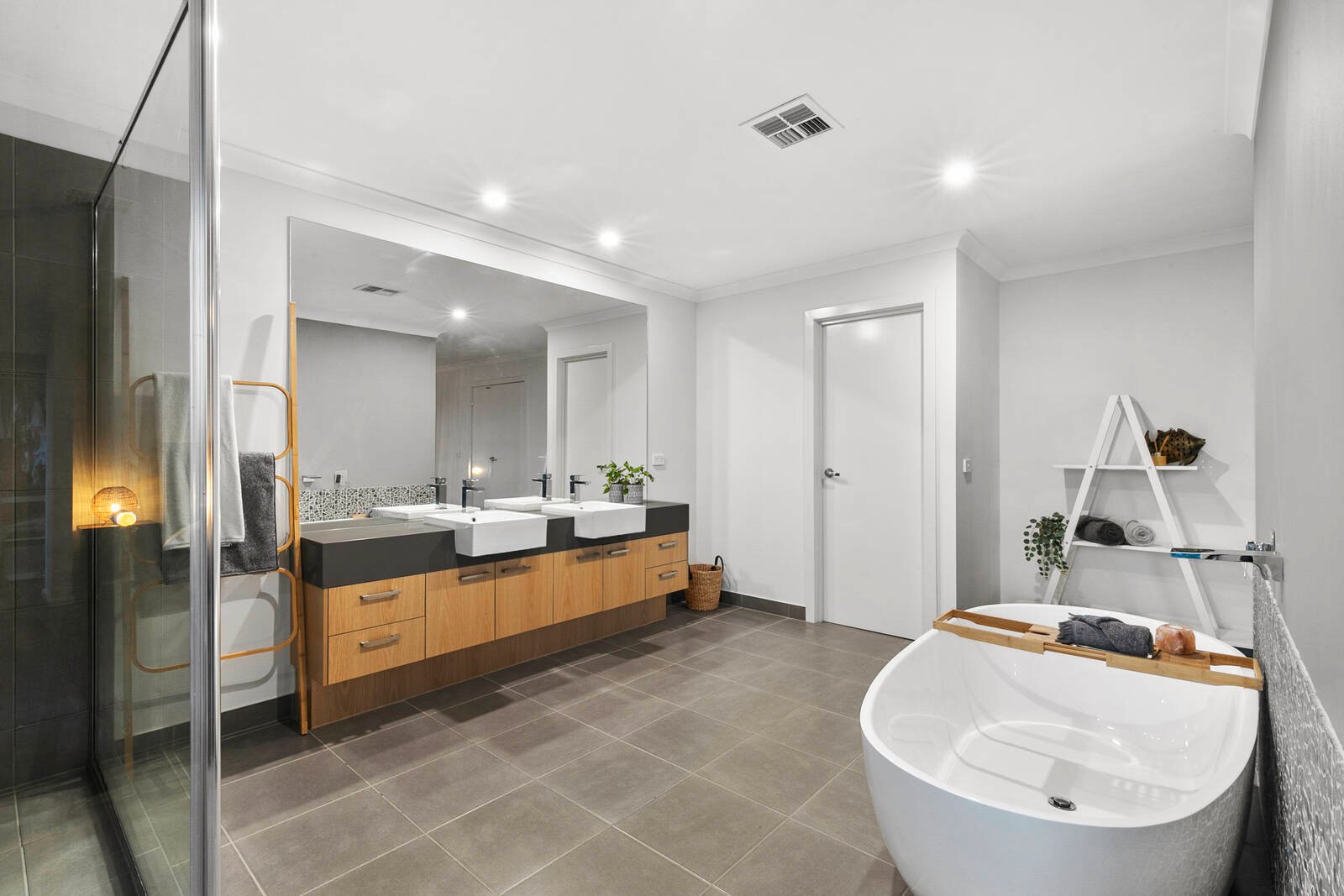 Real Estate and Property in 16 Knowles Grove, Point Lonsdale, VIC