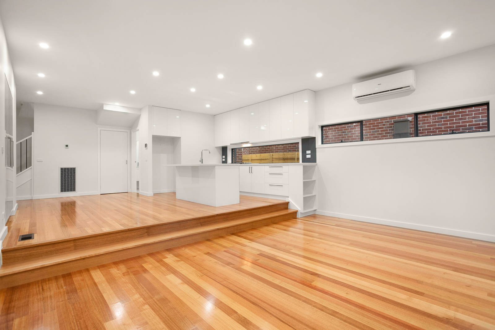 Real Estate and Property in 1/6 Koonung Court, Doncaster, VIC