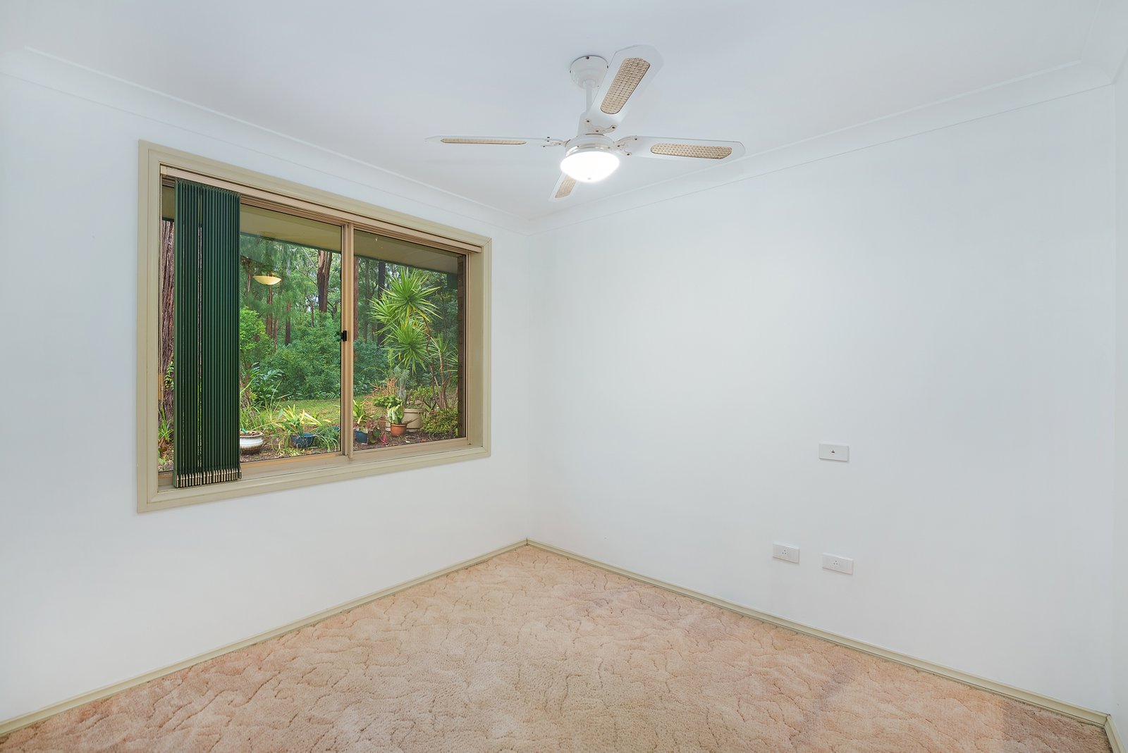 16 Kurnai Close WEST HAVEN 25