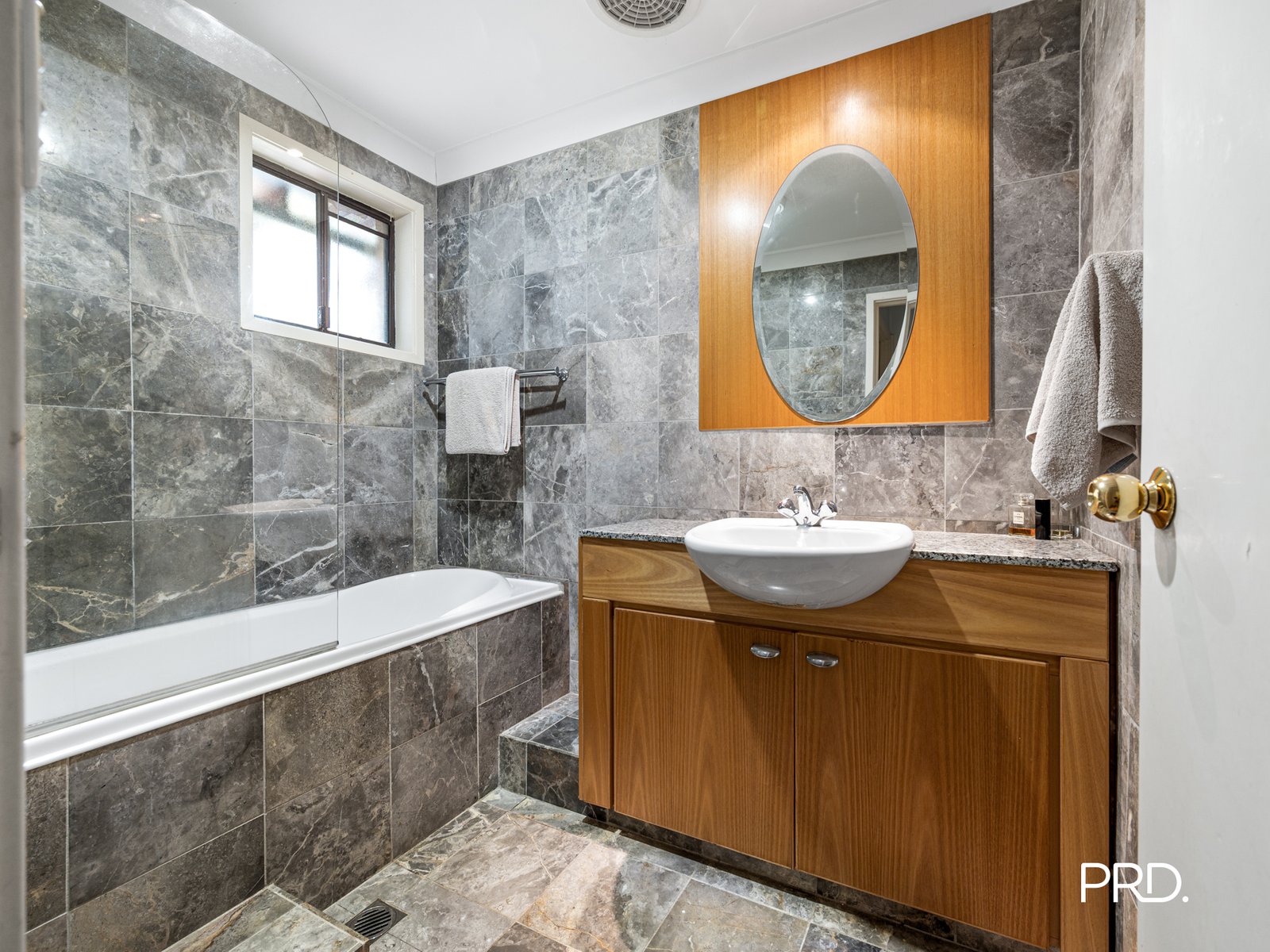 16 Kyre Crescent EMU PLAINS 10