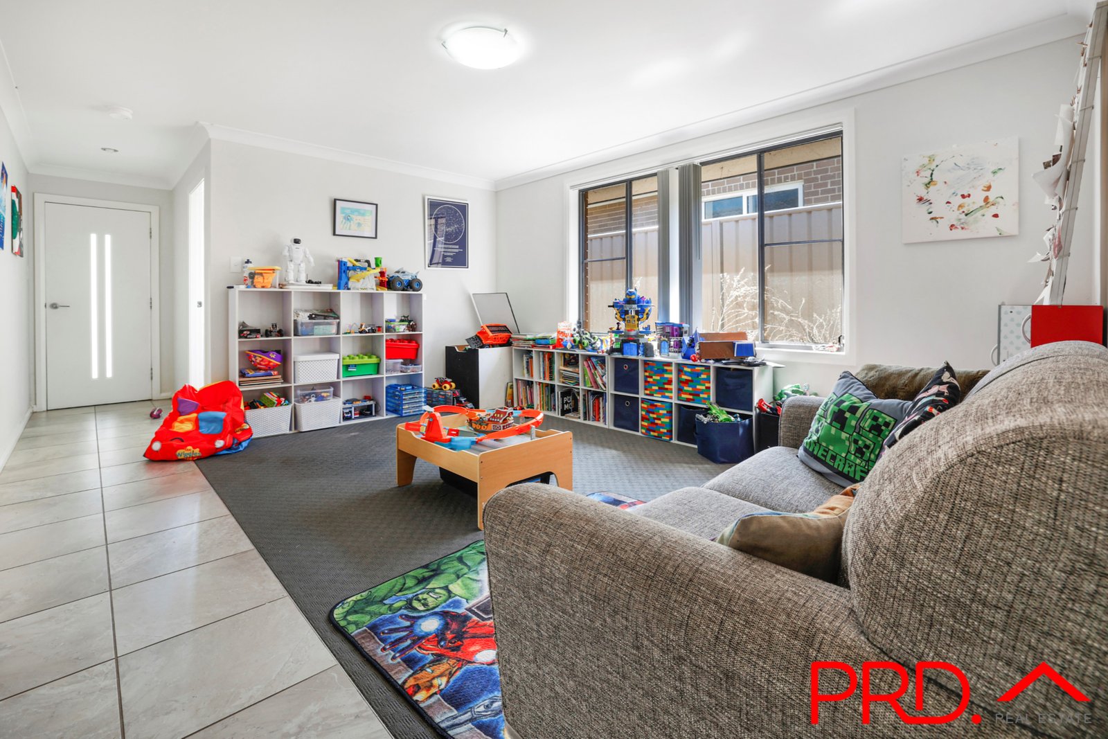 16 Lake Place TAMWORTH 4