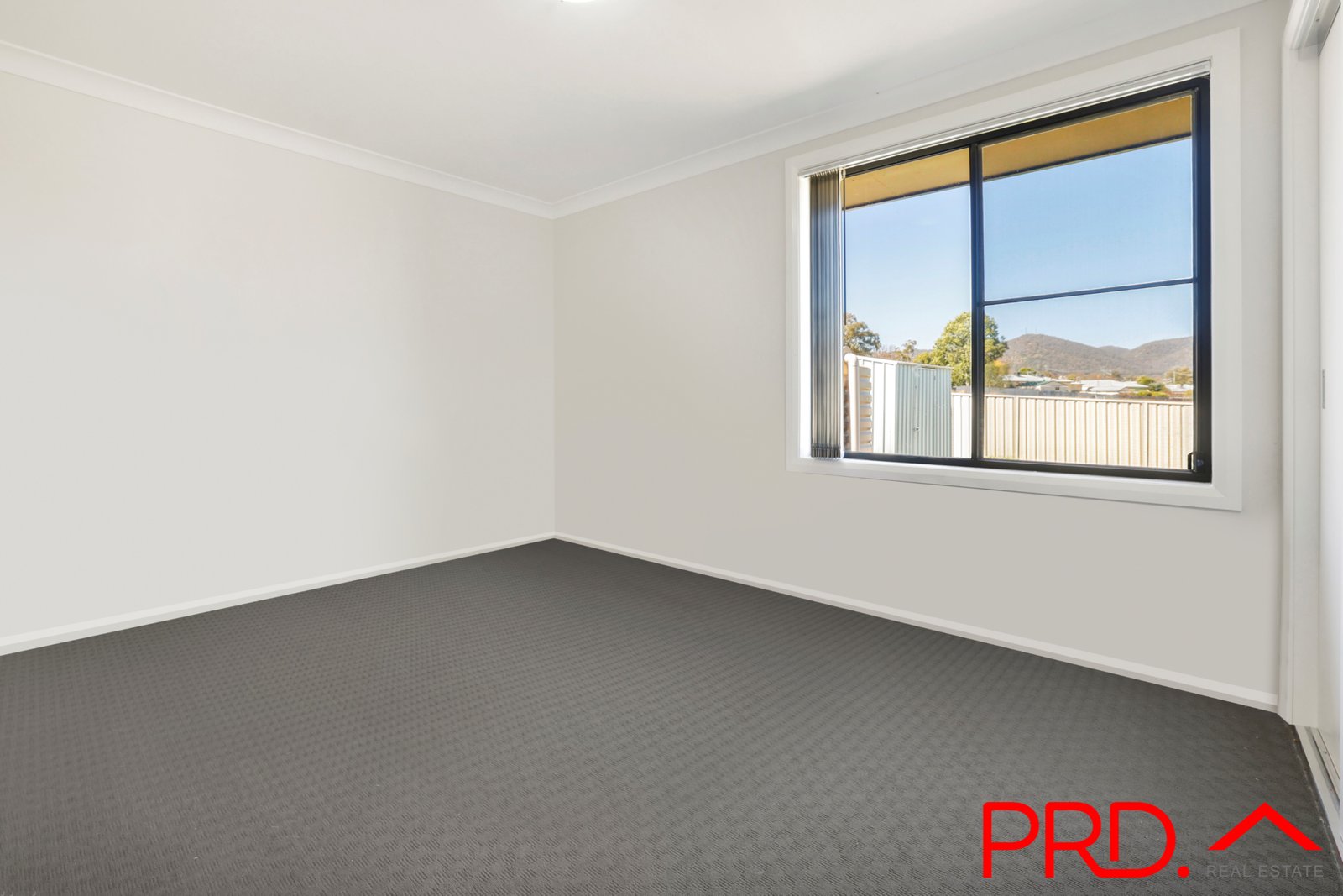 16 Lake Place TAMWORTH 7