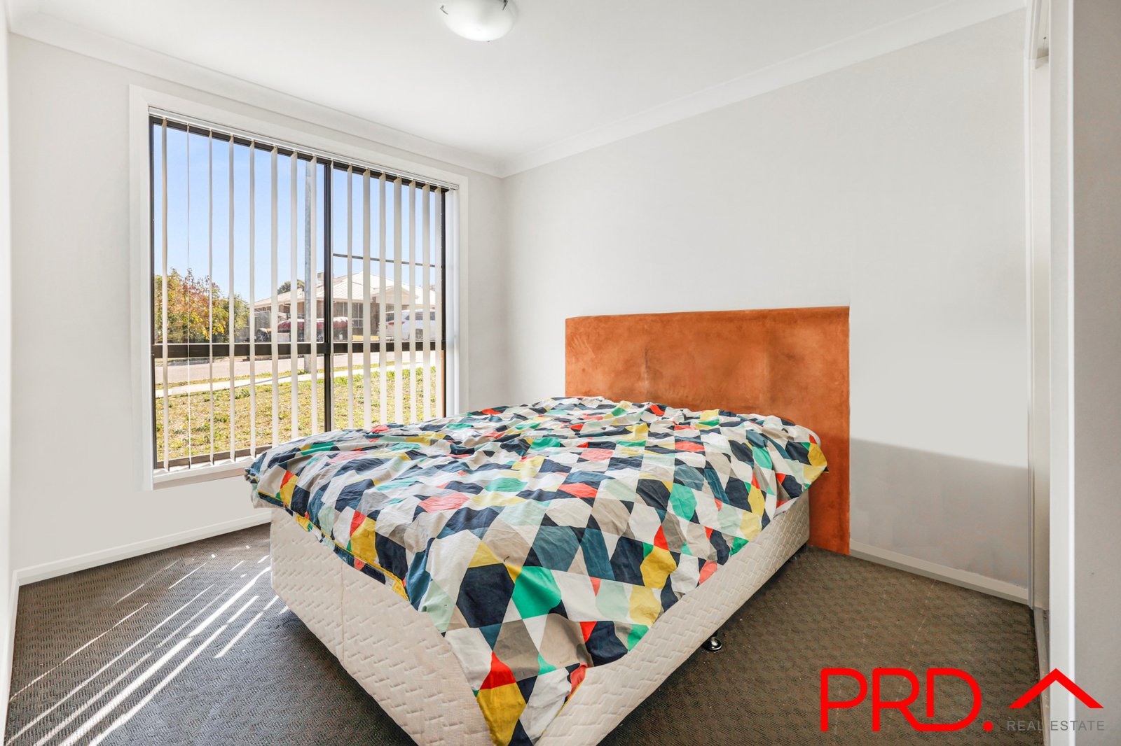 16 Lake Place TAMWORTH 8