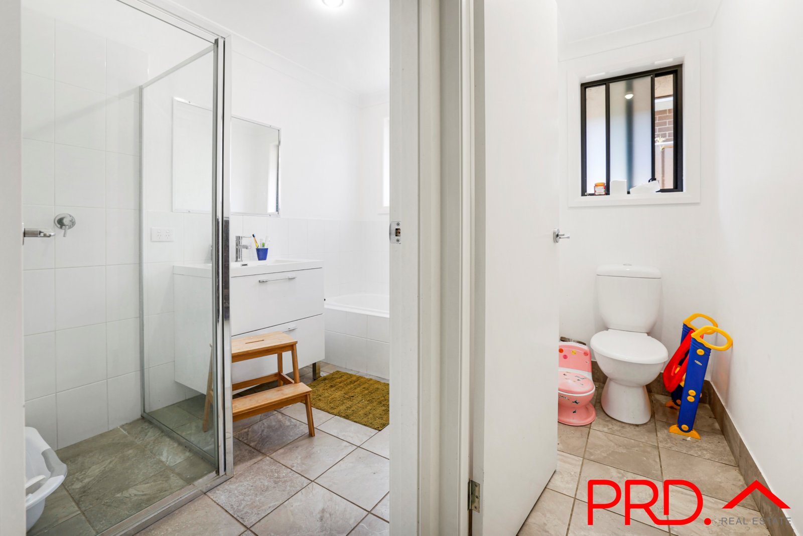 16 Lake Place TAMWORTH 9