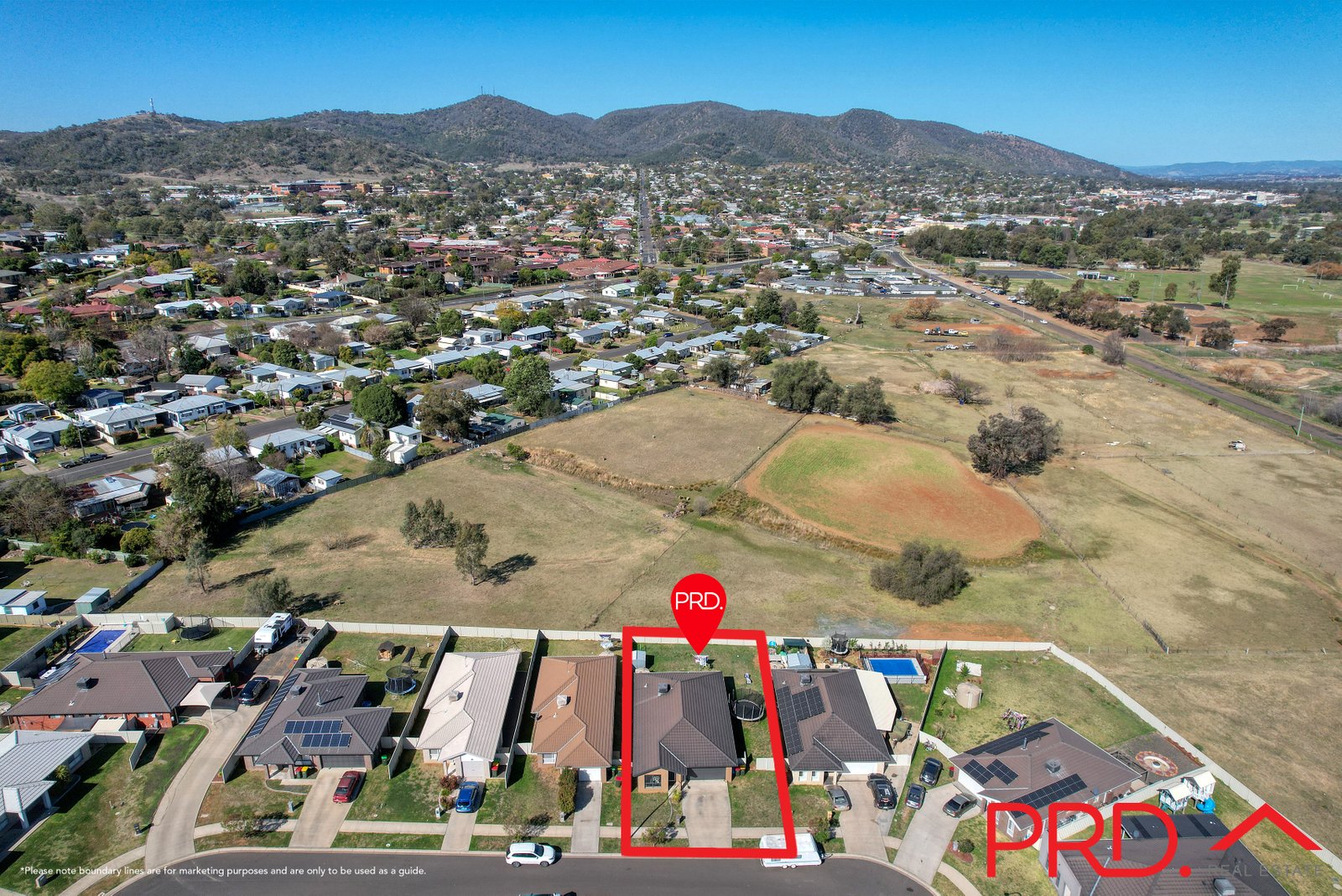 16 Lake Place TAMWORTH 14