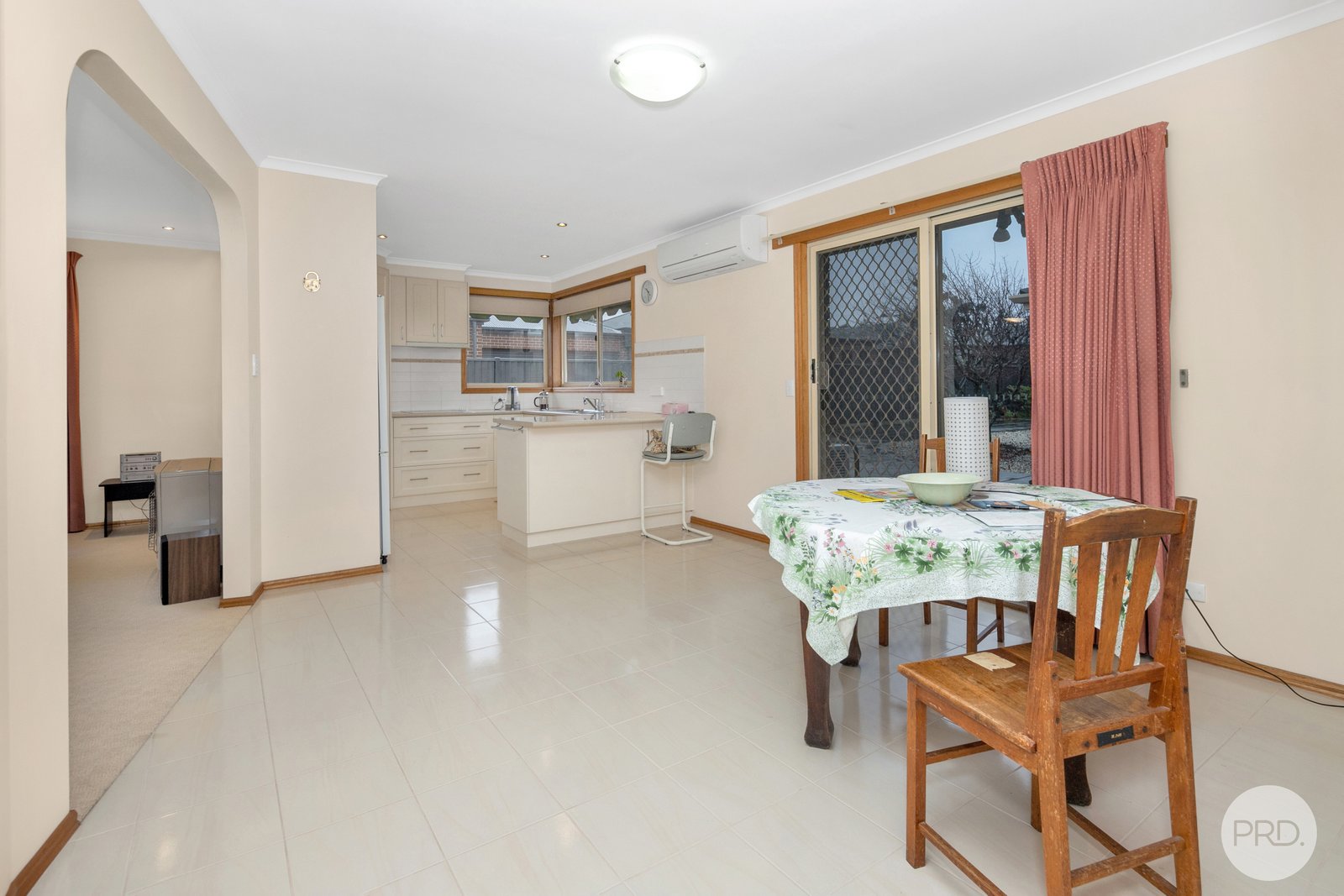 1/6 Lake Street WENDOUREE 4