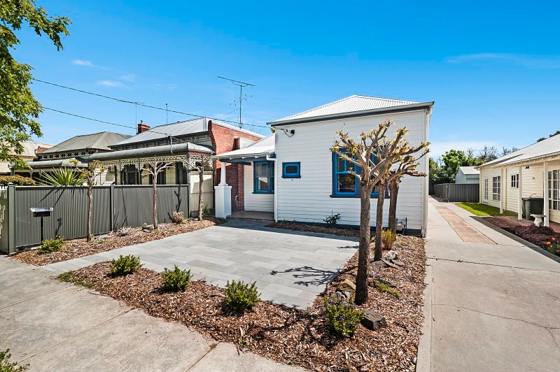 16 Larritt Street BENDIGO 1