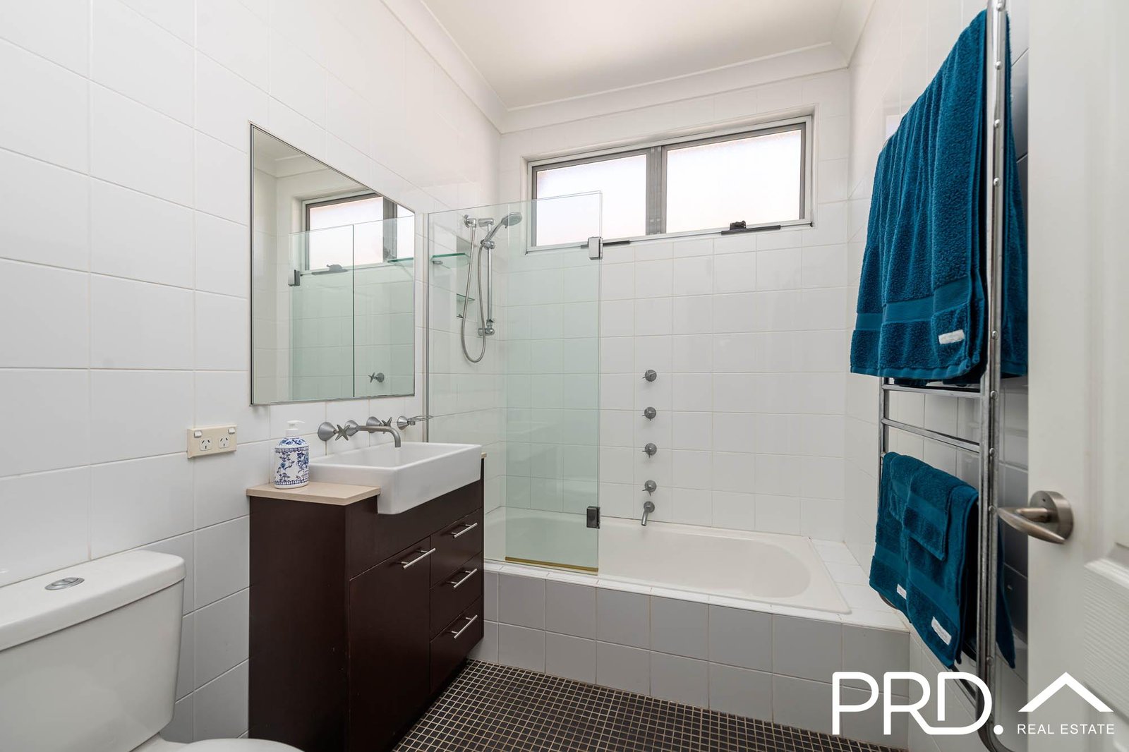 16 Laundess Avenue PANANIA 6