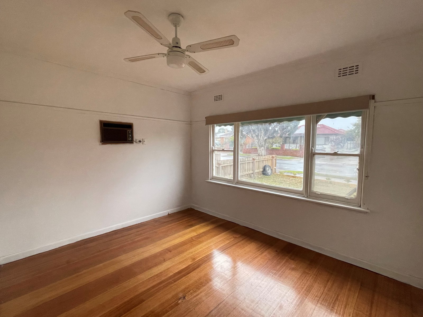 Gallery: 1/6 Laura Street