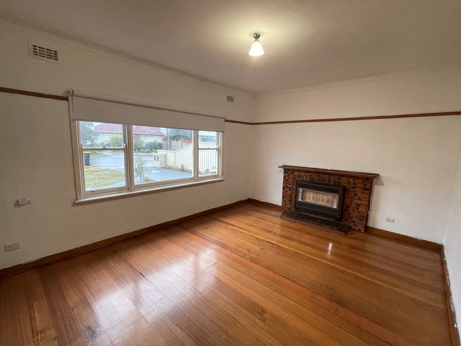 Gallery: 1/6 Laura Street