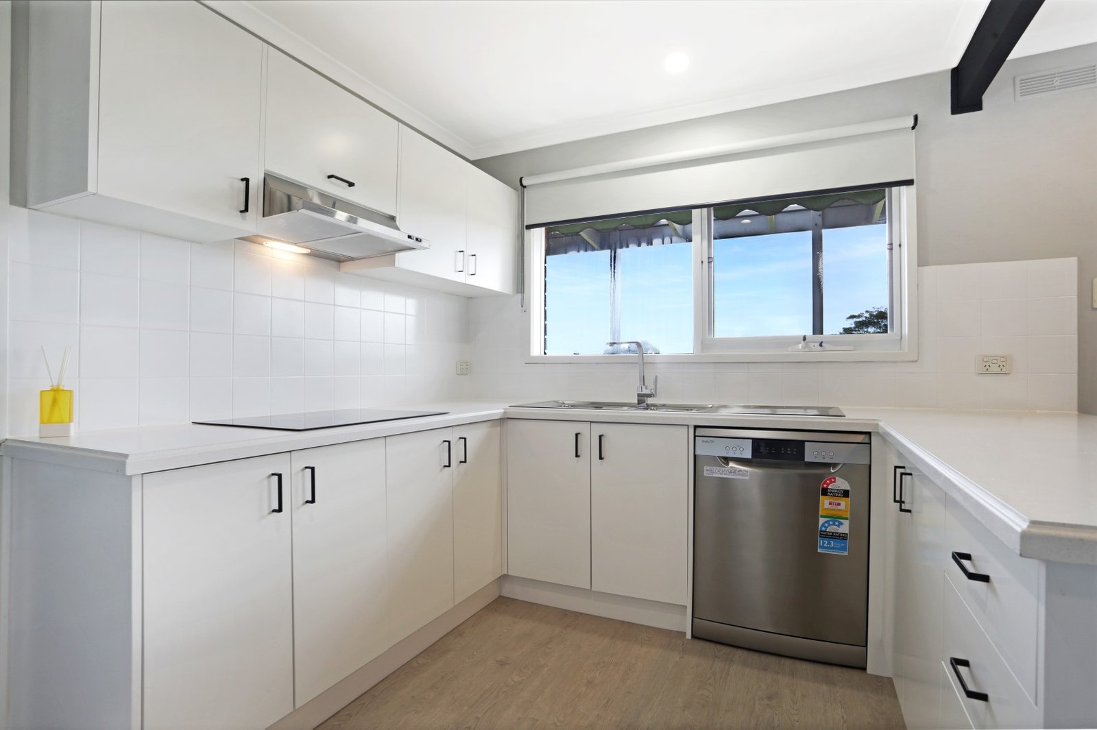 Gallery: 16 Lauren Close