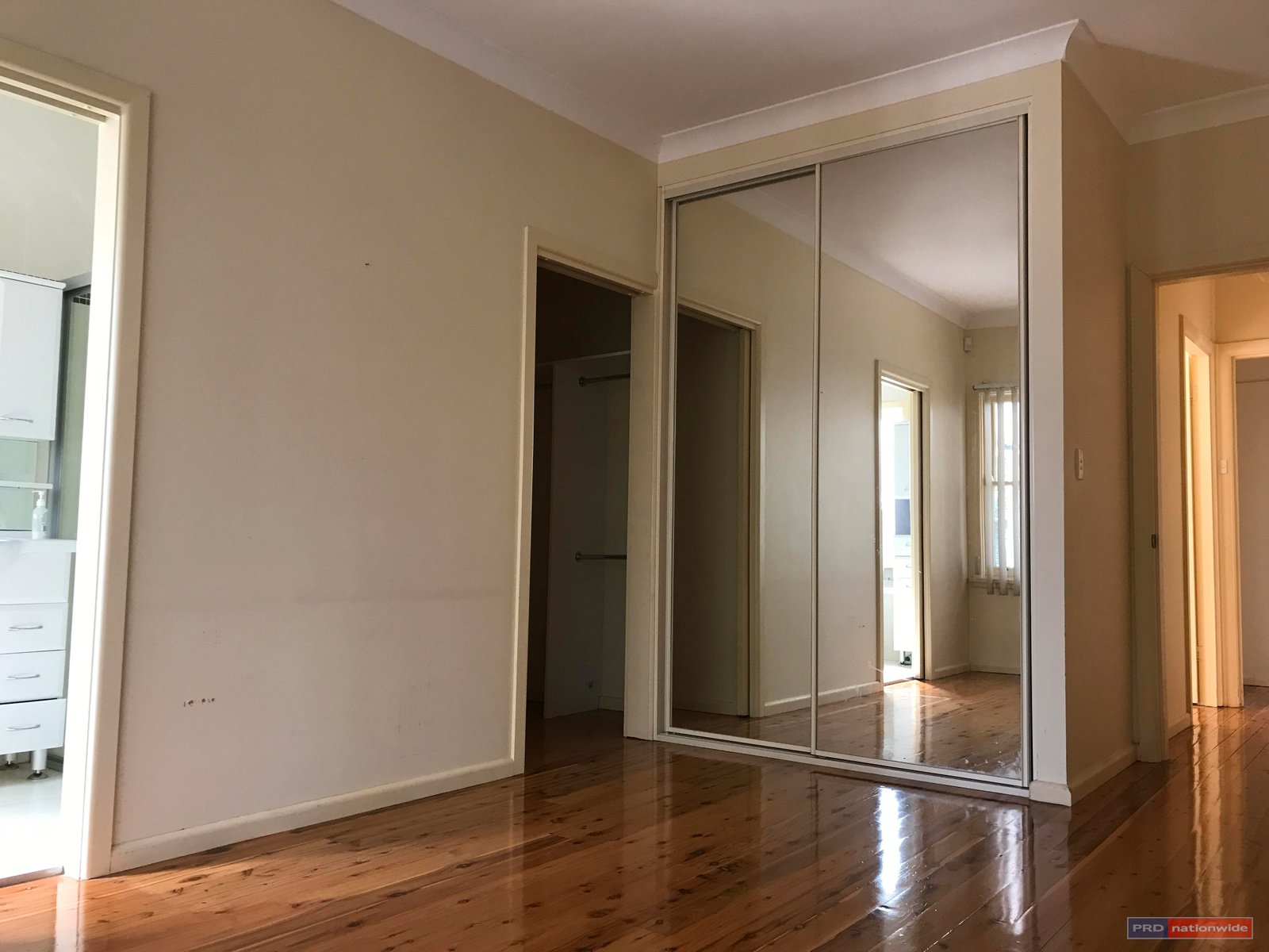 16 Leah Avenue PICNIC POINT 4