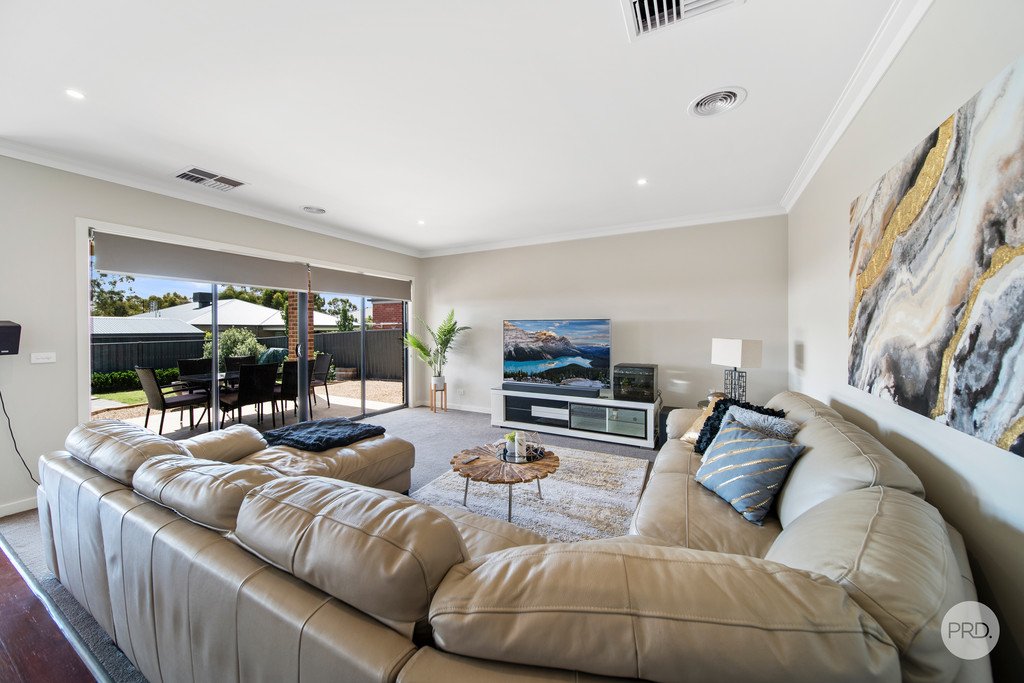 16 Levanda Boulevard JACKASS FLAT 3