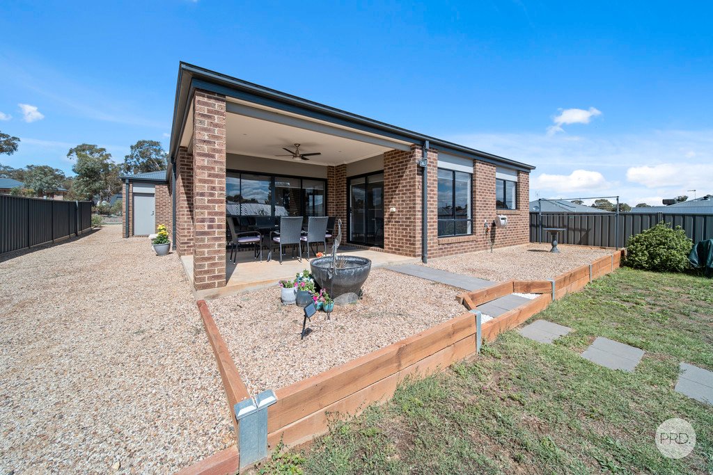 16 Levanda Boulevard JACKASS FLAT 12