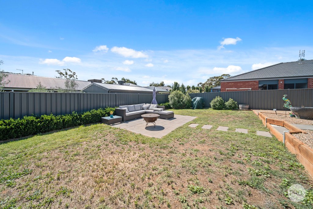 16 Levanda Boulevard JACKASS FLAT 13