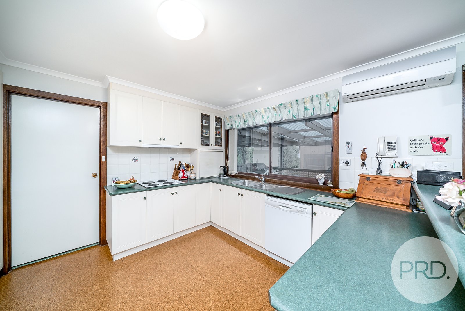 16 Lincoln Avenue TOLLAND 4