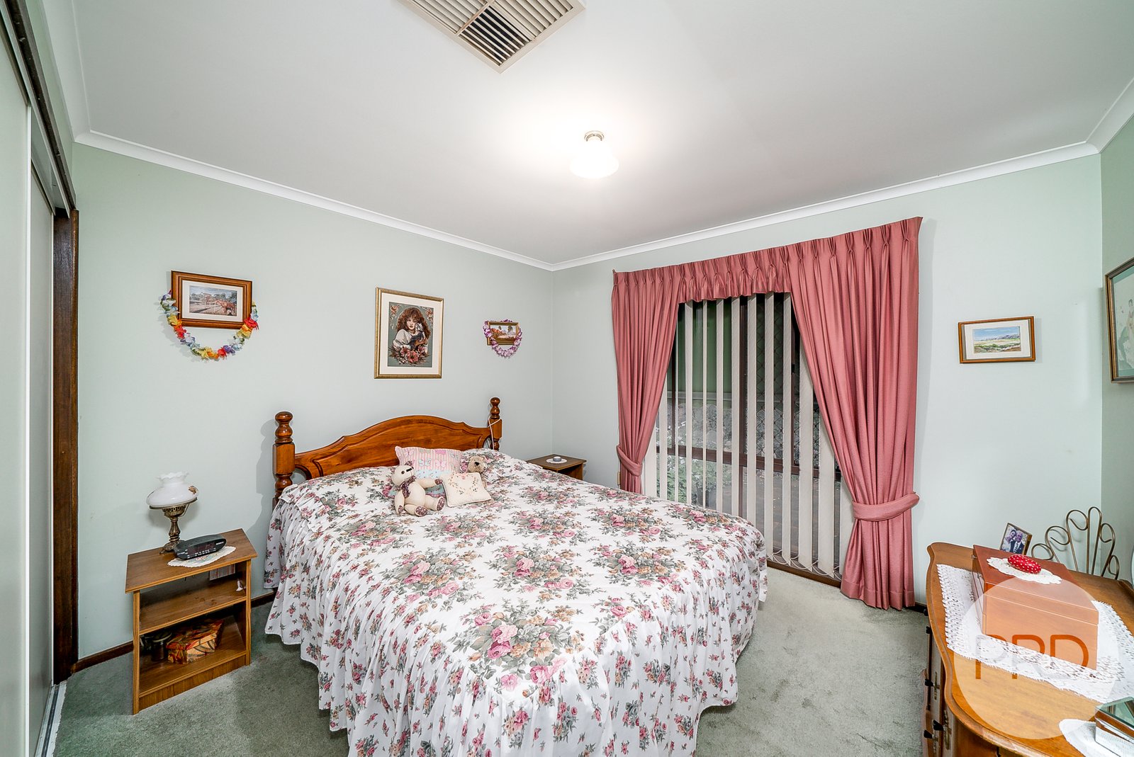 16 Lincoln Avenue TOLLAND 8