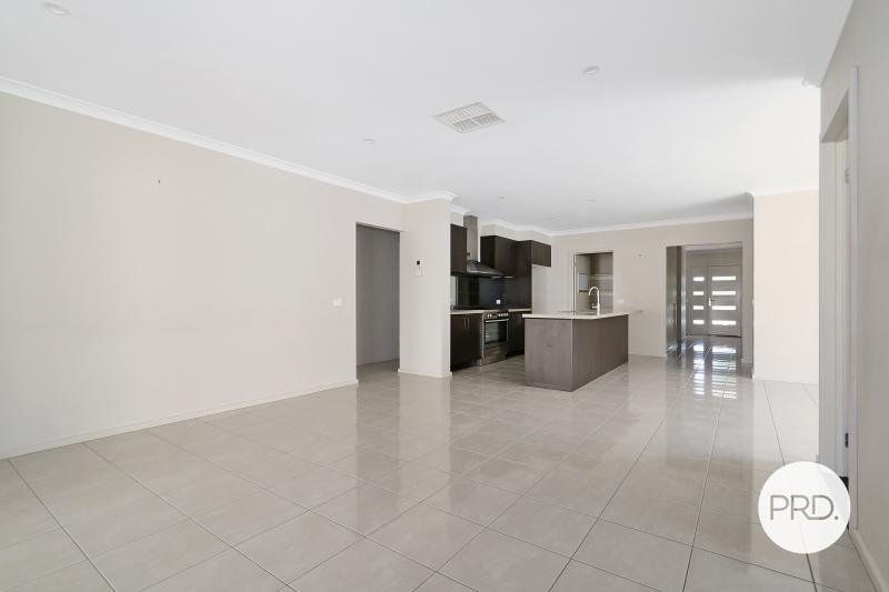 16 Loames Street WODONGA 4