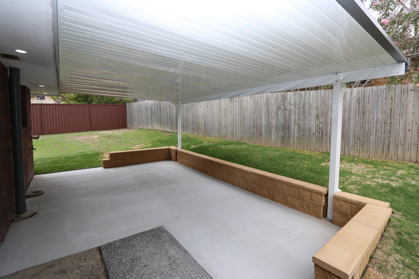 16 Lowanna Drive ASHMORE 2