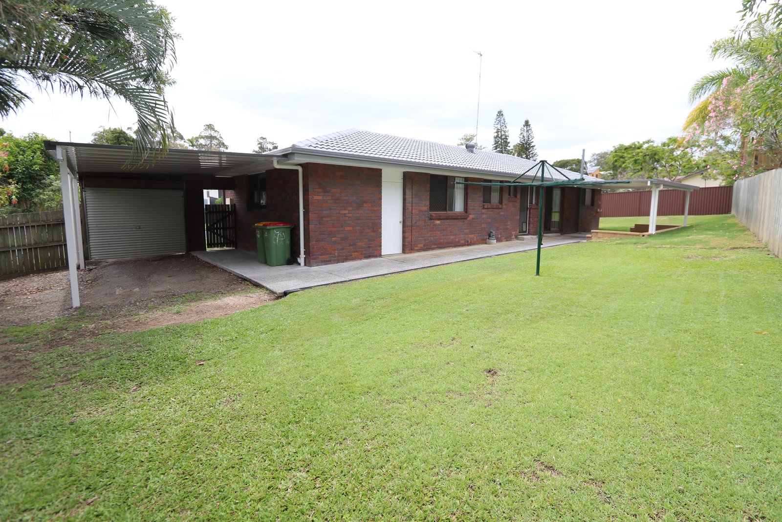 16 Lowanna Drive ASHMORE 3