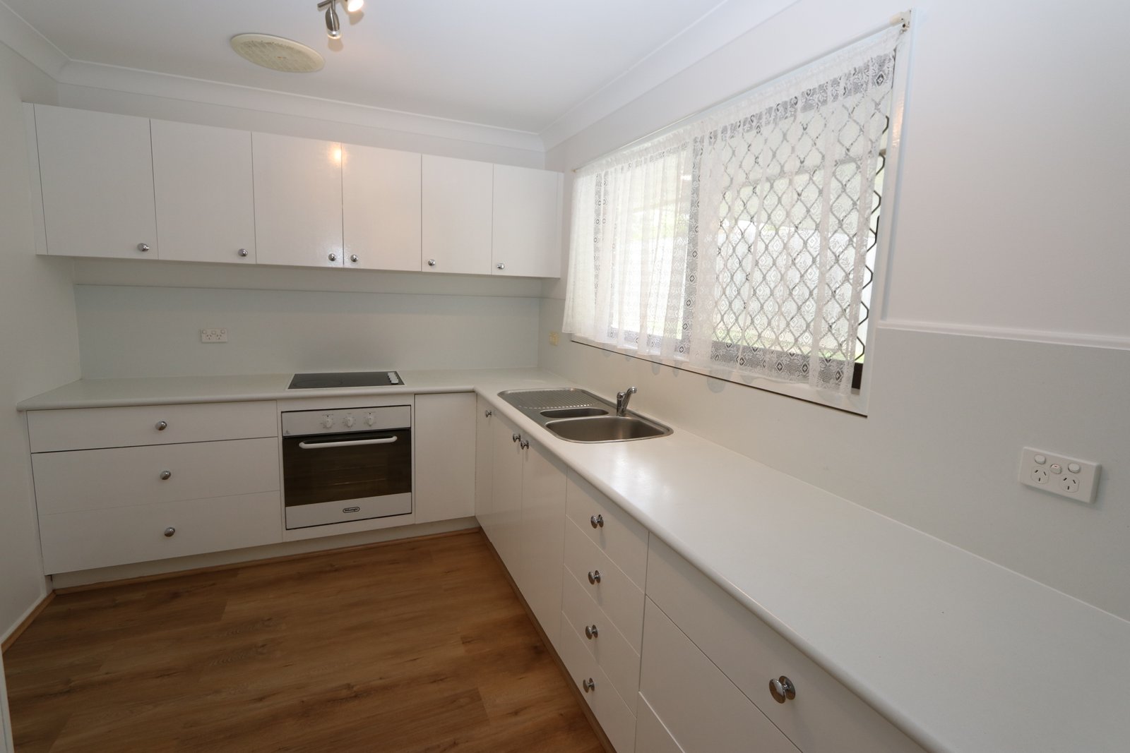 16 Lowanna Drive ASHMORE 7
