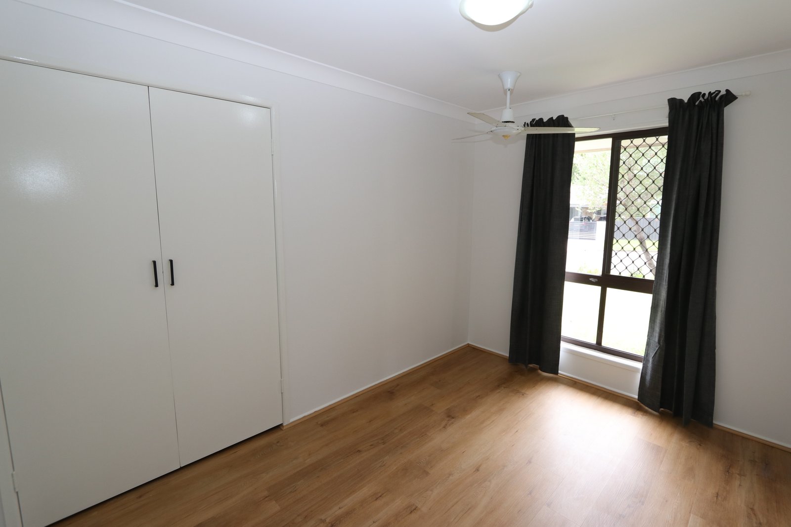 16 Lowanna Drive ASHMORE 9