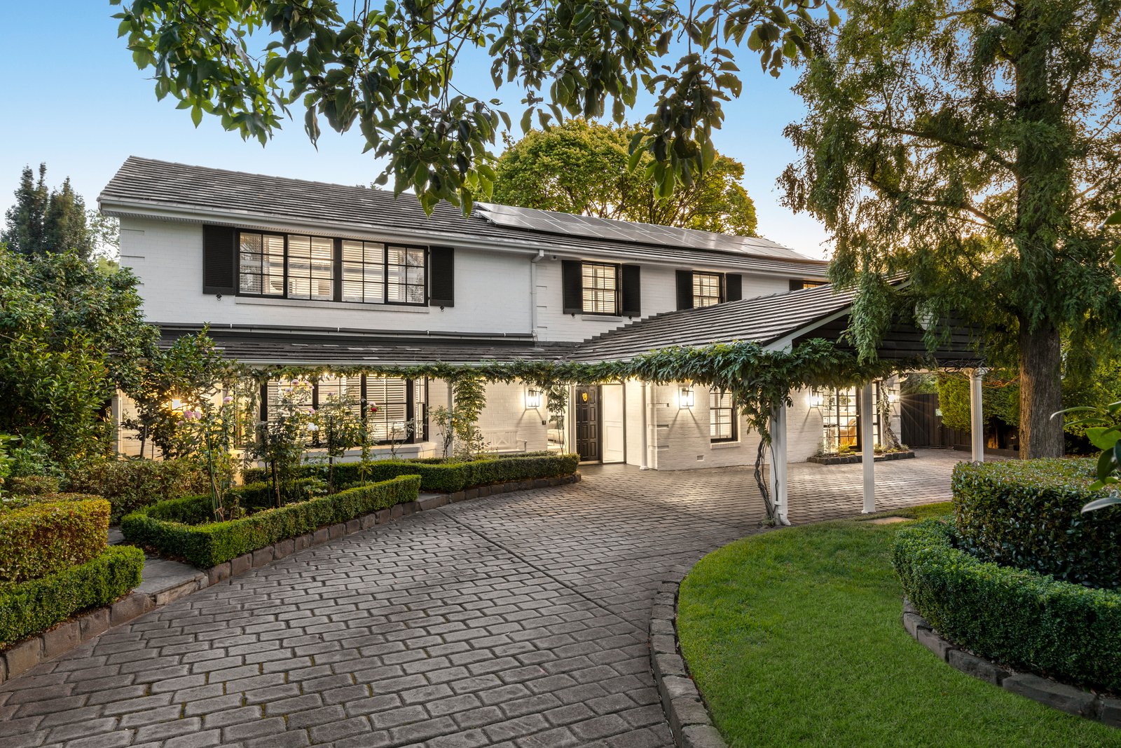 16 Mackintosh Road, Wheelers Hill VIC 3150 Buxton 2023