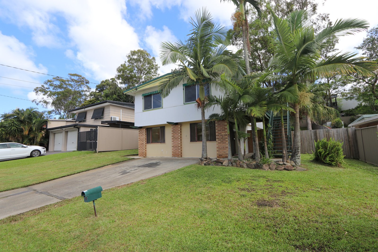 16 Macquarie Avenue MOLENDINAR 1