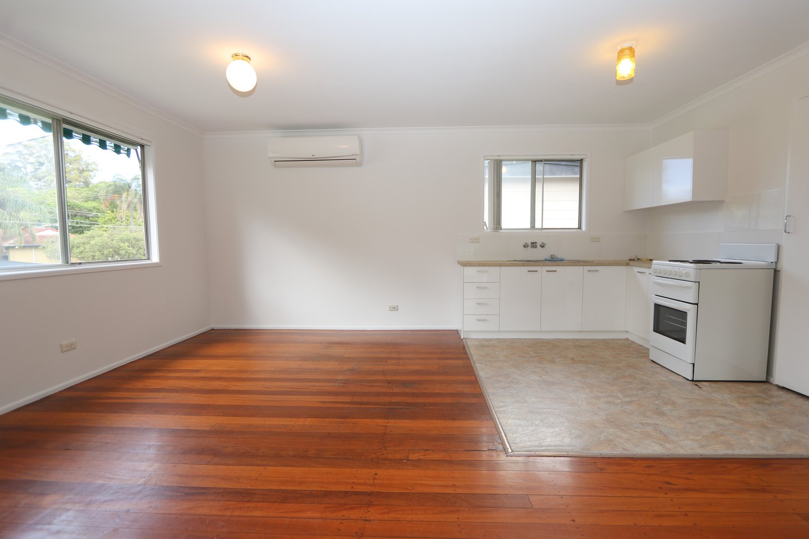 16 Macquarie Avenue MOLENDINAR 5