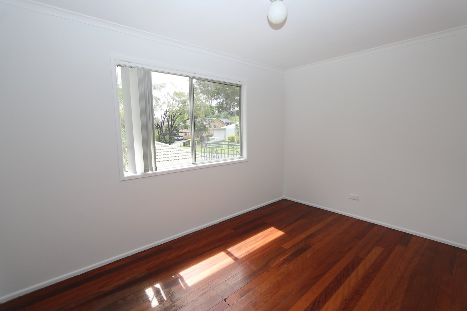 16 Macquarie Avenue MOLENDINAR 10