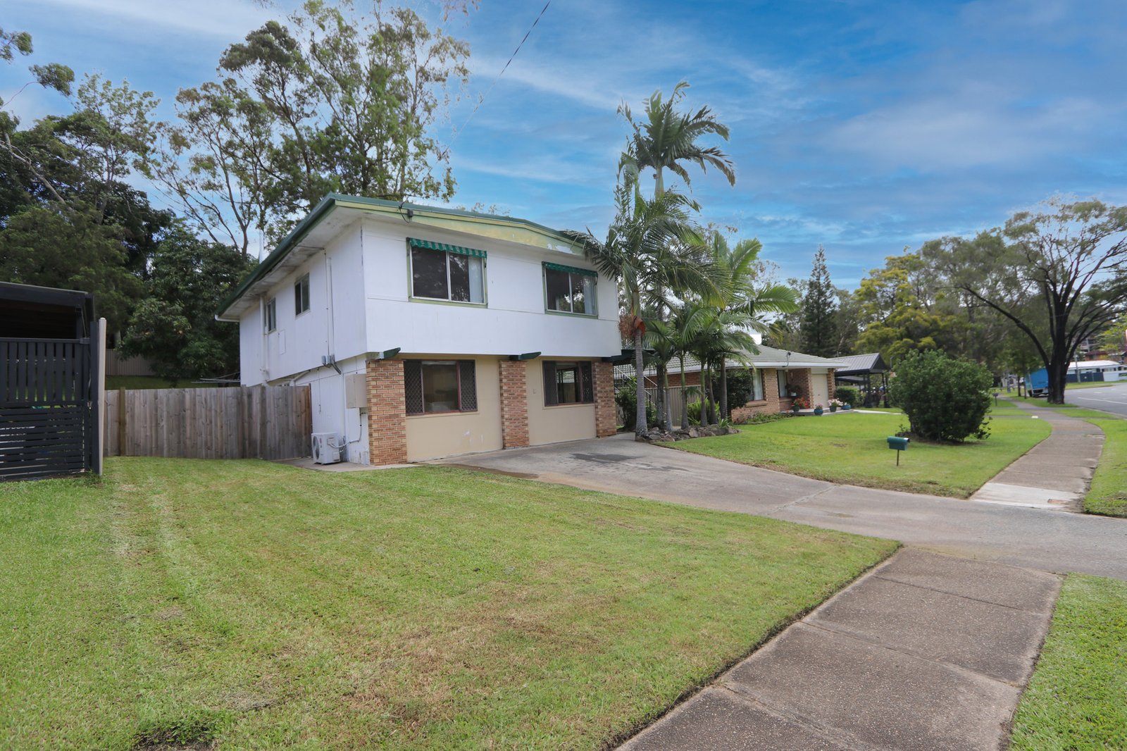 16 Macquarie Avenue MOLENDINAR 13