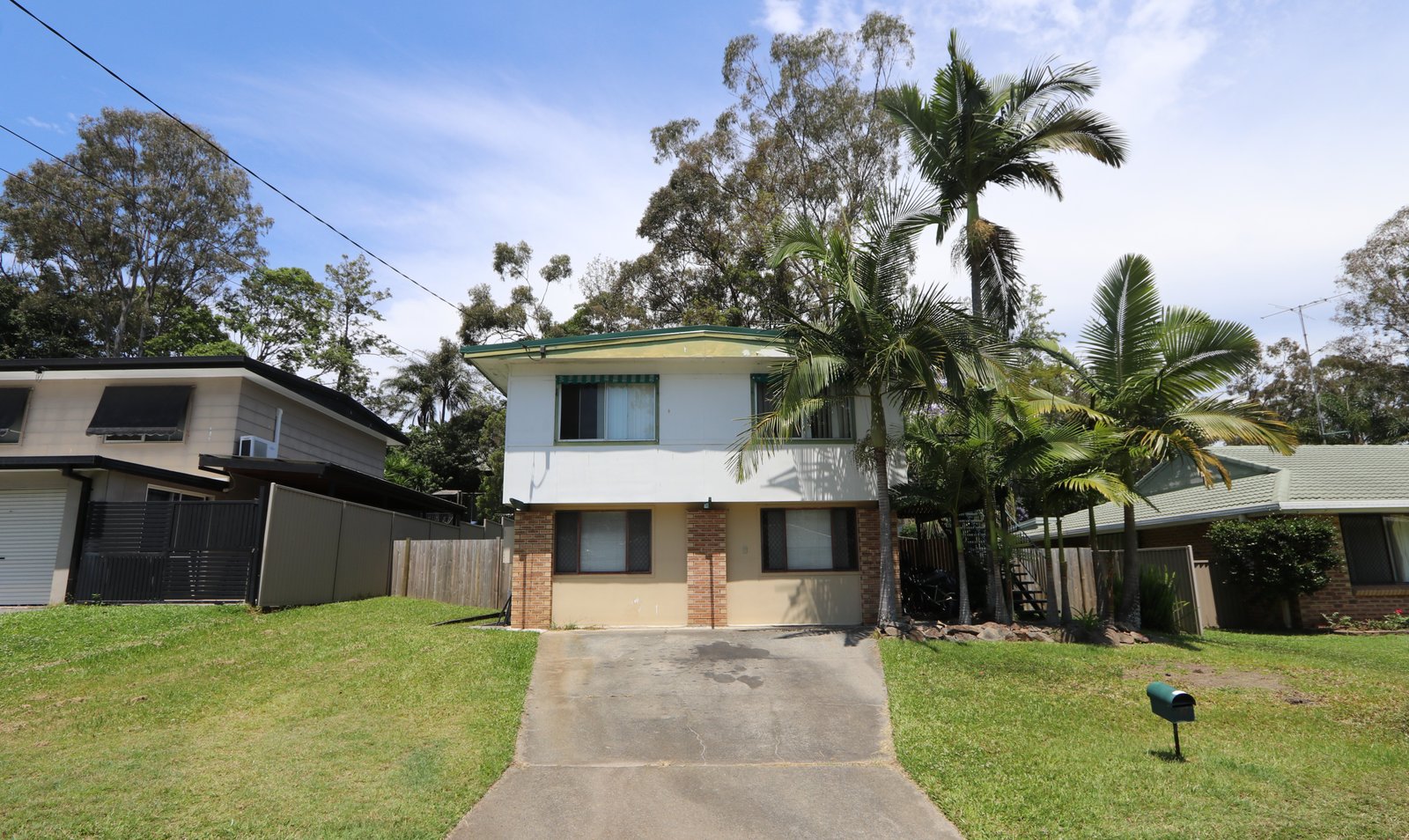 16 Macquarie Avenue MOLENDINAR 1