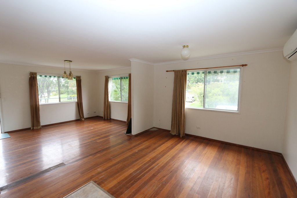 16 Macquarie Avenue MOLENDINAR 4