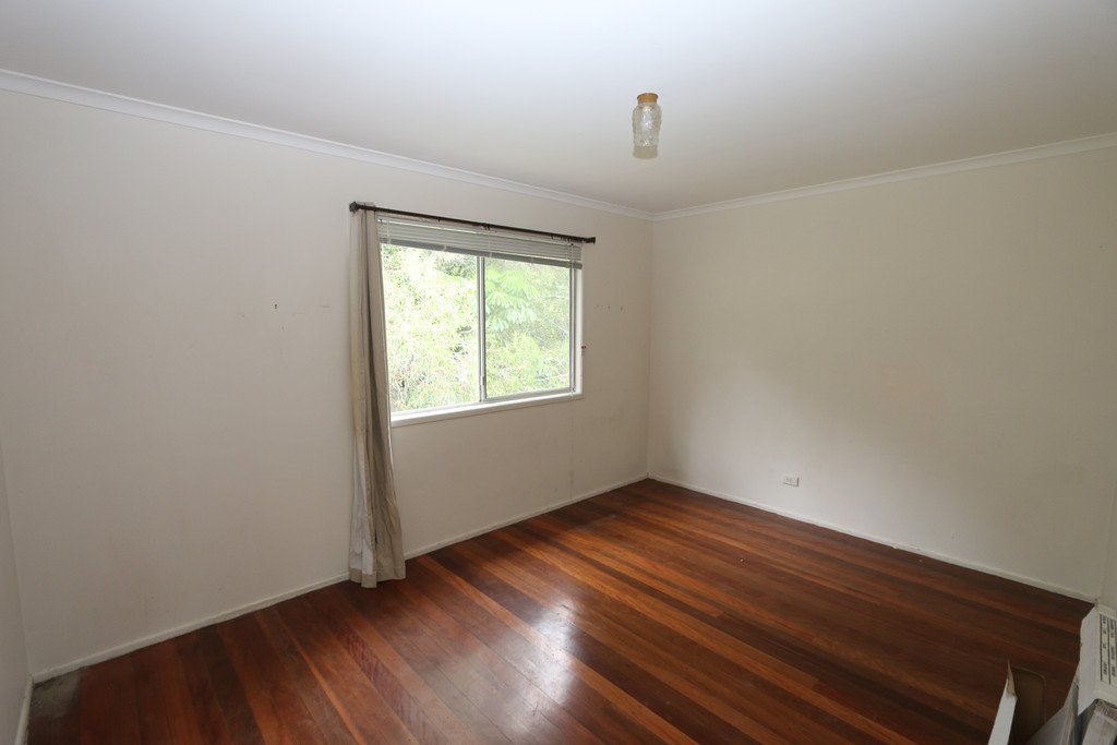 16 Macquarie Avenue MOLENDINAR 8