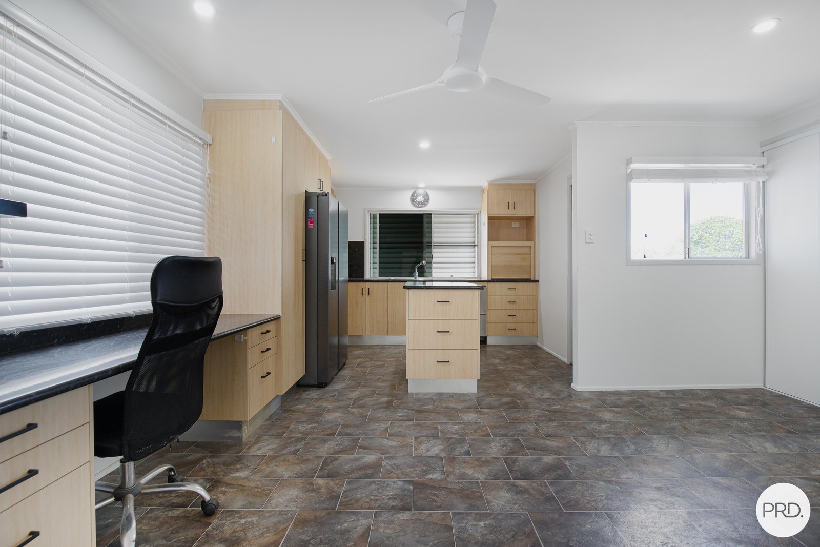 16 Macquarie Street MOUNT PLEASANT 4